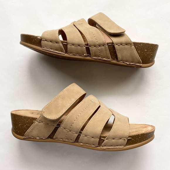 Cliffs by White Mountain Wedge Sandals in Tan - Picture 3 of 5
